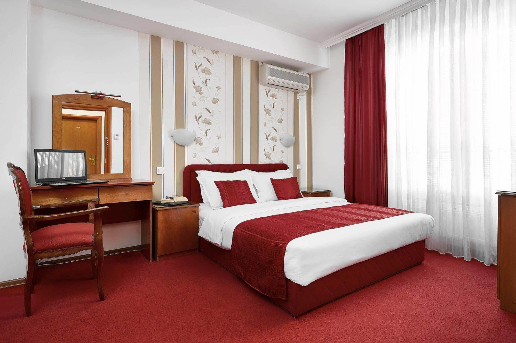 Hotel Victoria Skopje Exterior photo