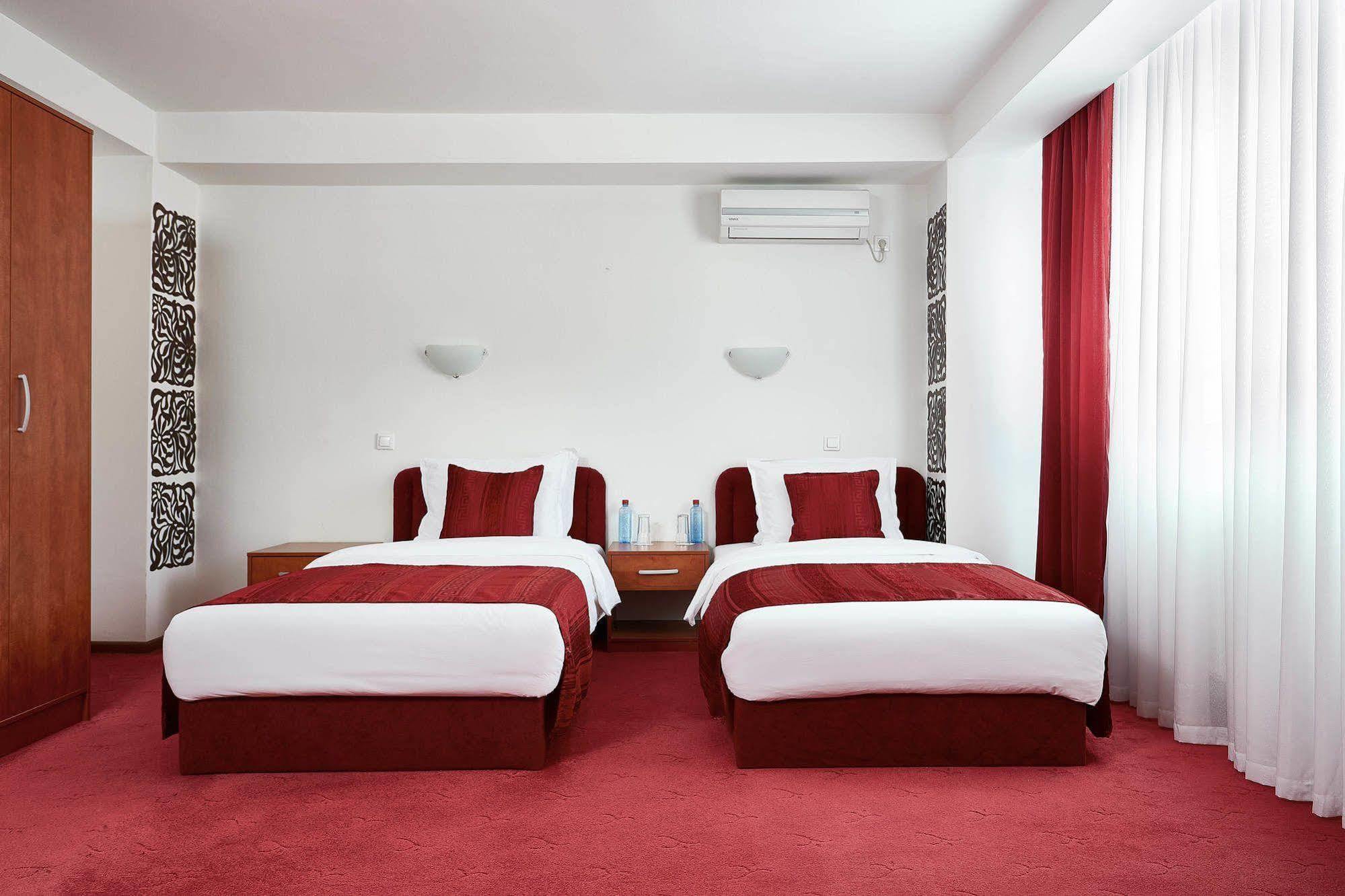 Hotel Victoria Skopje Exterior photo